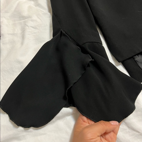 SOLD Zara Basic Collection Black Jacket Bell Sleeve Short Zip Up Coat - Picture 4 of 6